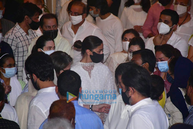 Rajiv Kapoor funeral: Ranbir Kapoor lends shoulder to uncle’s mortal remains; Alia Bhatt, Shah Rukh Khan attend