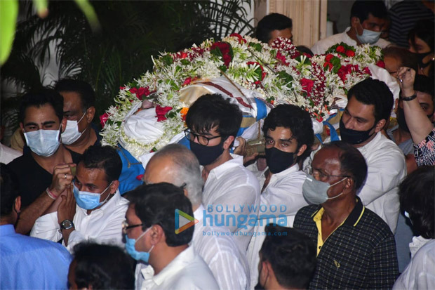 Rajiv Kapoor funeral: Ranbir Kapoor lends shoulder to uncle’s mortal remains; Alia Bhatt, Shah Rukh Khan attend