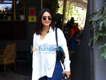 Photos: Mrunal Thakur snapped in Andheri