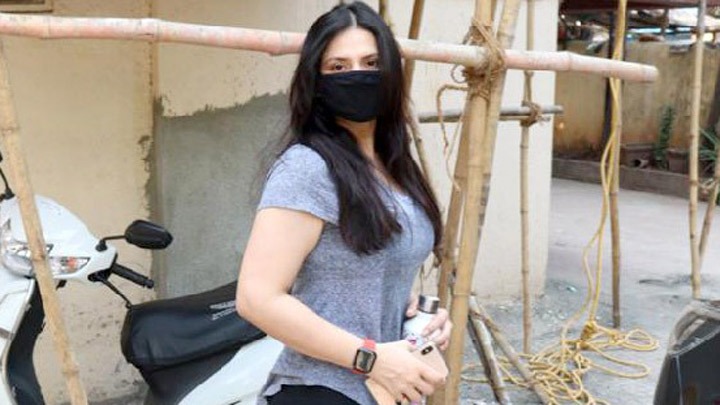 Zareen Khan spotted at Gym in Khar
