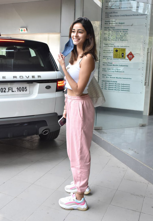COLOR OF THE WEEK - PINK: Janhvi Kapoor, Shanaya Kapoor, Ranveer Singh set the summer vibe COLOR OF THE WEEK - PINK: Janhvi Kapoor, Shanaya Kapoor, Ranveer Singh set the summer vibe