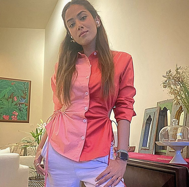 COLOR OF THE WEEK - PINK: Janhvi Kapoor, Shanaya Kapoor, Ranveer Singh set the summer vibe COLOR OF THE WEEK - PINK: Janhvi Kapoor, Shanaya Kapoor, Ranveer Singh set the summer vibe