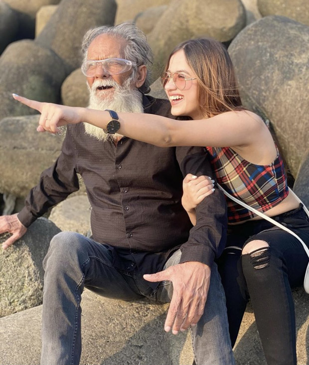 Jannat Zubair shares adorable pictures with her grandfather