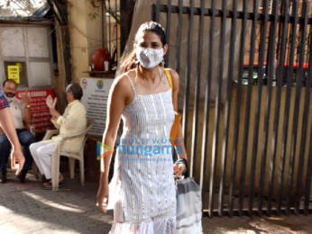 Photos: Aahana Kumra snapped in Juhu