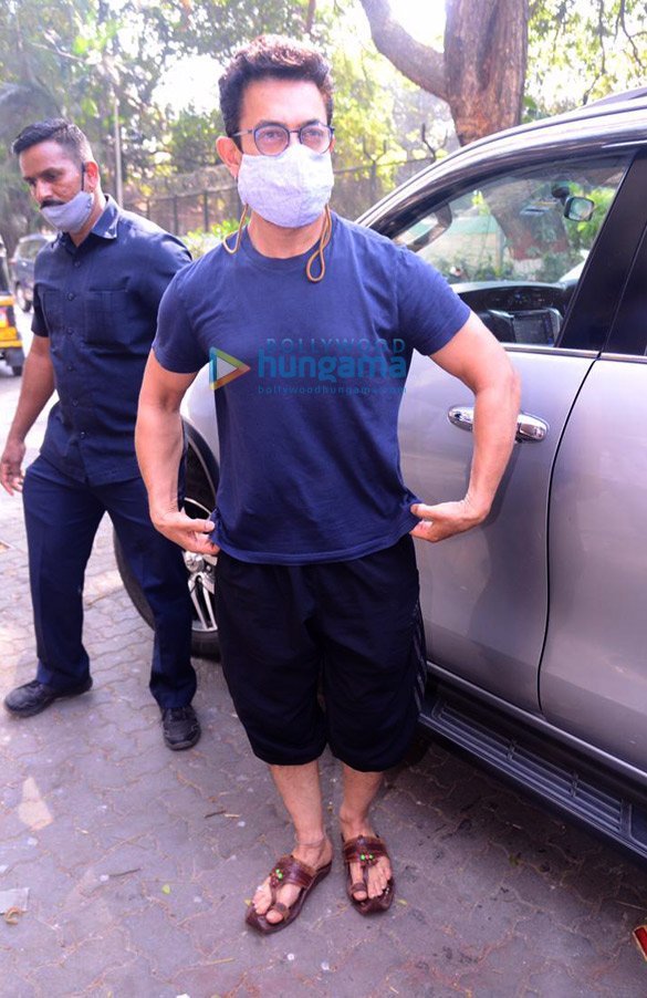 photos aamir khan snapped in bandra 6