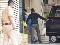 Photos: Ajay Devgn snapped in Juhu