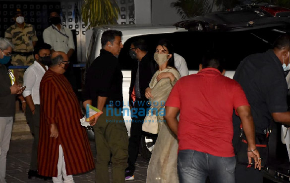 photos akshay kumar jacqueline fernandez and nushrratt bharuccha snapped arriving back from ayodhya at the kalina airport 1