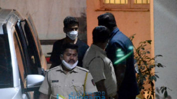 Photos: Akshay Kumar snapped at dubbing studio in Juhu