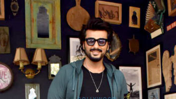 Photos: Arjun Kapoor, Sanjay Kapoor and Maheep Kapoor snapped post shoot in Juhu