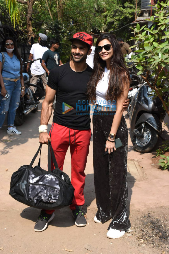 photos daisy shah and taaha shah spotted at dance class 2