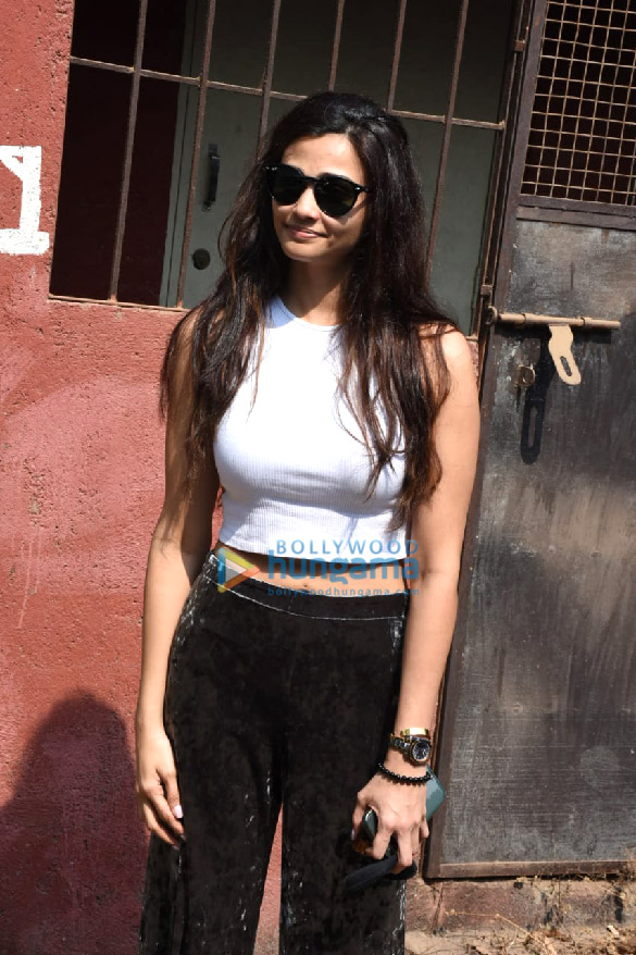 photos daisy shah and taaha shah spotted at dance class 3