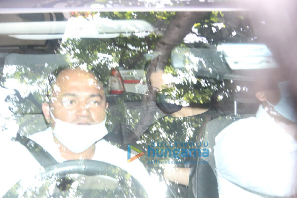 photos deepika padukone spotted at a dubbing studio in bandra 4