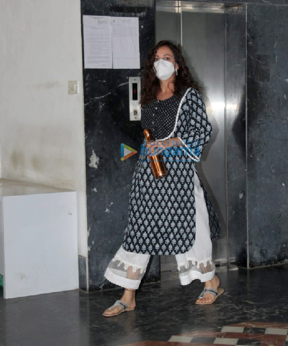 photos dia mirza spotted at a salon in bandra 1
