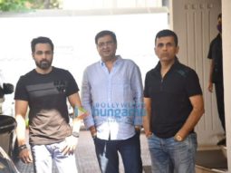 Photos: Emraan Hashmi, Rumy Jaffery and Anand Pandit snapped in Juhu