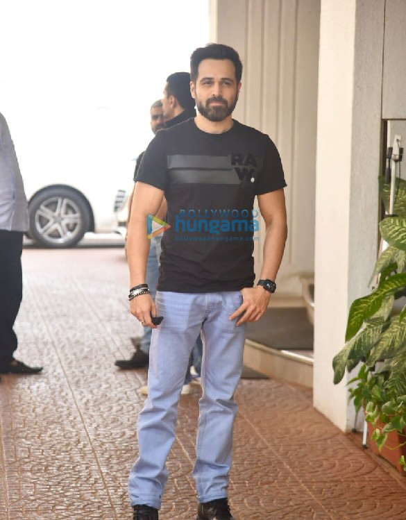 photos emraan hashmi rumi jaffery and anand pandit snapped in juhu 4