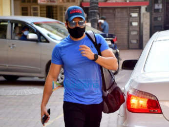 Photos: Emraan Hashmi spotted at gym