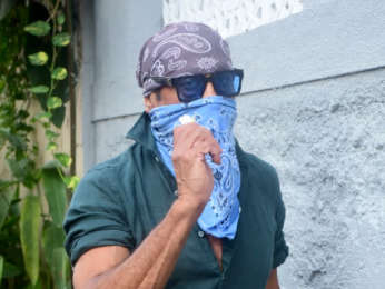 Photos: Jackie Shroff snapped at a clinic in Bandra