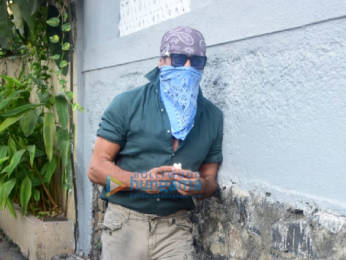 Photos: Jackie Shroff snapped at a clinic in Bandra