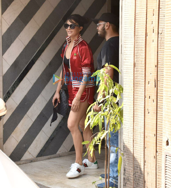 Photos: Jacqueline Fernandez snapped at gym in Juhu Photos: Jacqueline Fernandez snapped at gym in Juhu