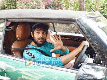 Photos: Kartik Aaryan snapped in Juhu