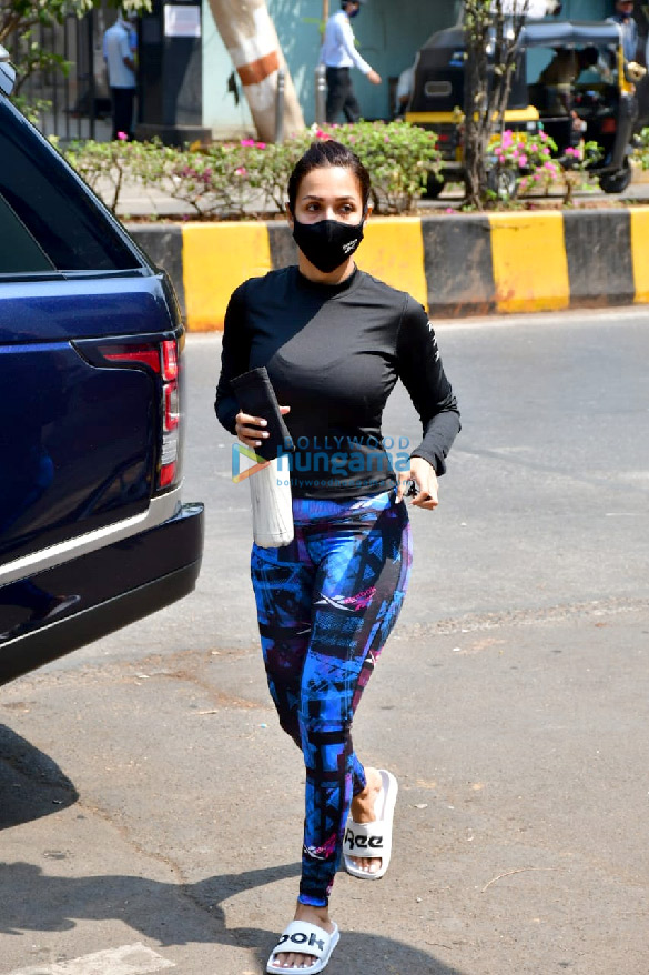 photos malaika arora spotted at diva yoga in bandra 1 2
