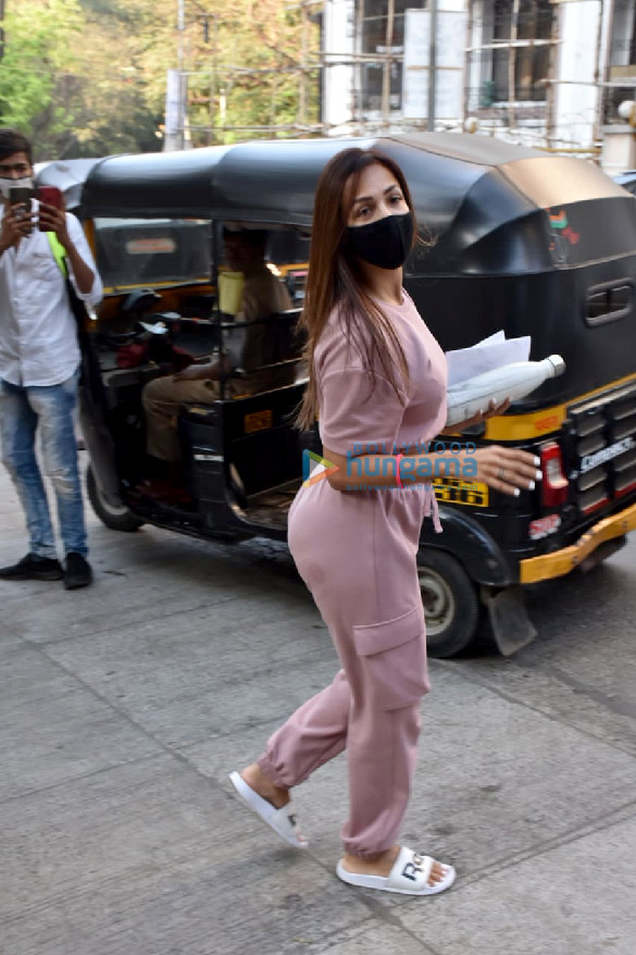 photos malaika arora spotted at muah salon in bandra 4 4