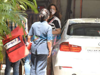 Photos: Nupur Sanon snapped in Andheri
