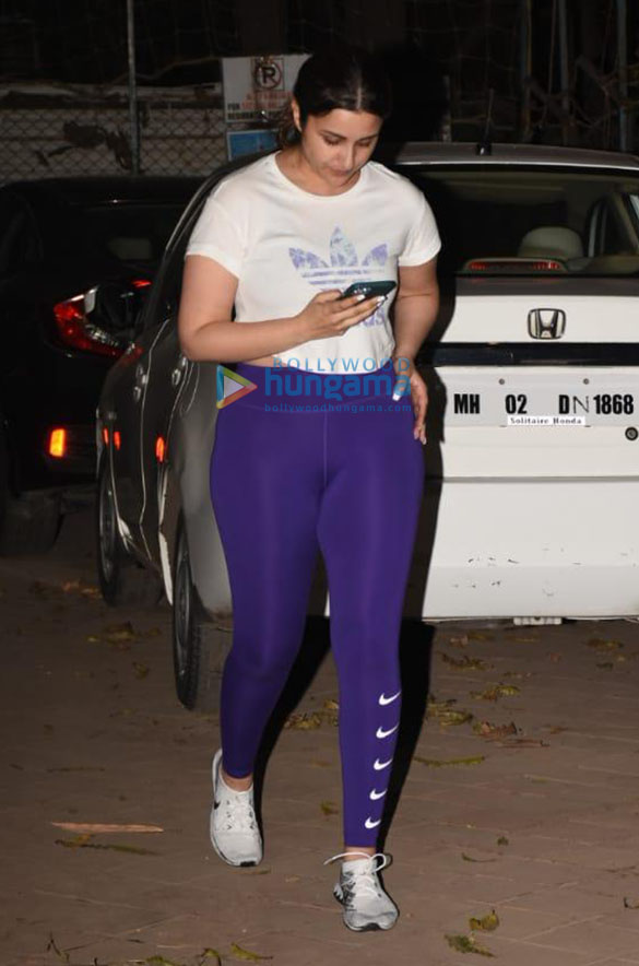 photos parineeti chopra spotted at satyam dance class in juhu 3