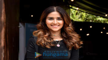 Photos: Pranutan Bahl snapped at a cafe in Juhu