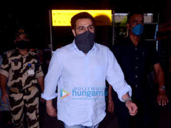 Photos: Rajkummar Rao, Patralekha, Sunny Deol and Sonu Nigam snapped at the airport