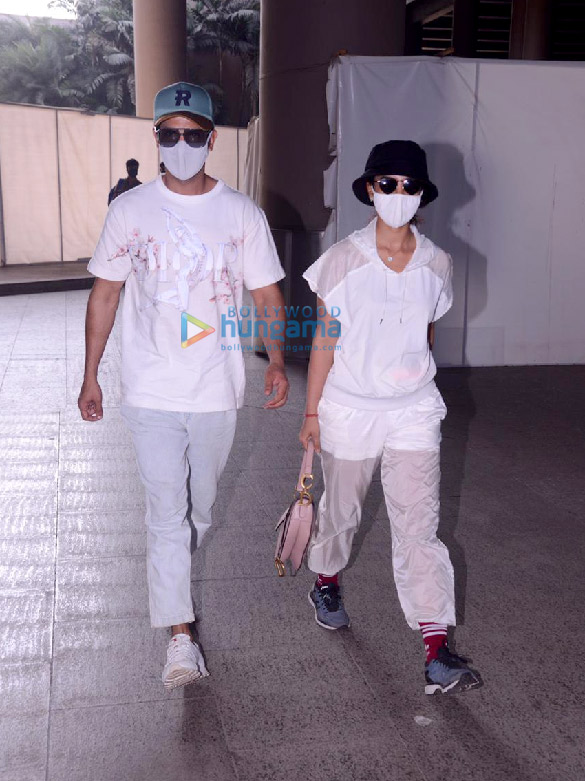 photos rajkummar rao patralekha sunny deol and sonu nigam snapped at the airport 3