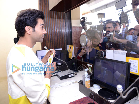photos rajkummar rao snapped selling tickets to his film roohi 3