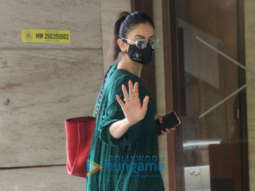 Photos: Rakul Preet Singh snapped in Santacruz