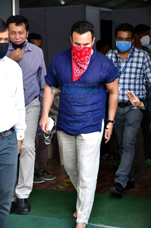Photos: Saif Ali Khan snapped in BKC Photos: Saif Ali Khan snapped in BKC