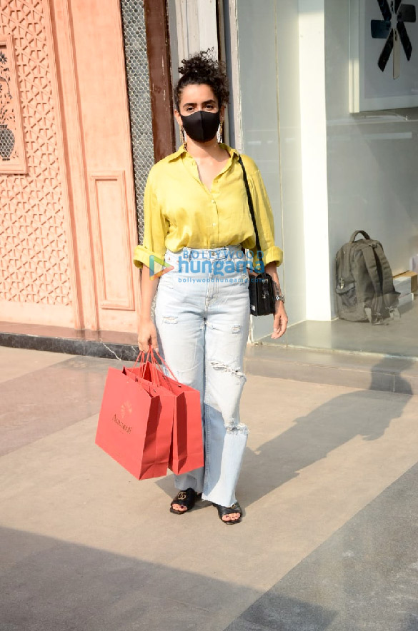 Photos: Sanya Malhotra snapped in Juhu Photos: Sanya Malhotra snapped in Juhu