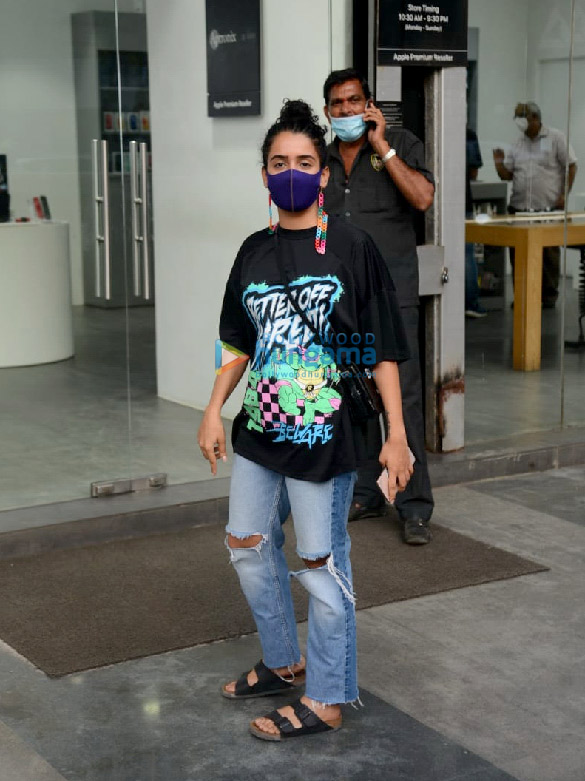 Photos: Sanya Malhotra snapped at Apple store in Juhu Photos: Sanya Malhotra snapped at Apple store in Juhu