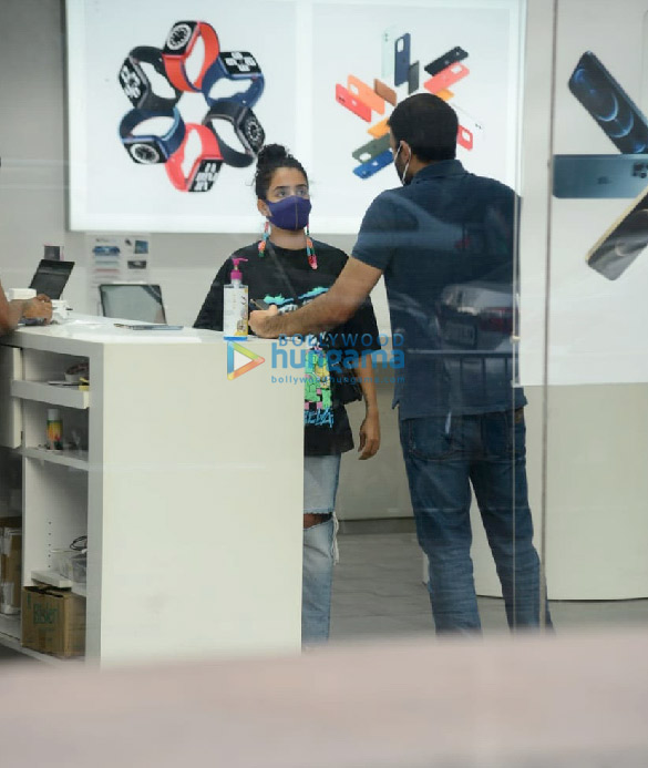 photos sanya malhotra snapped at apple store in juhu 3