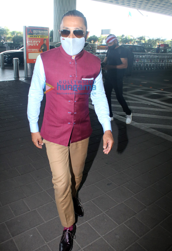 photos sunny leone nimrat kaur and rahul bose snapped at the airport 3