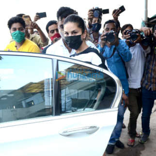 Photos: Sunny Leone snapped in Juhu