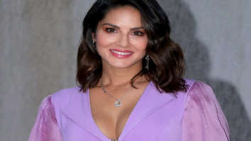 Photos: Sunny Leone snapped in Juhu