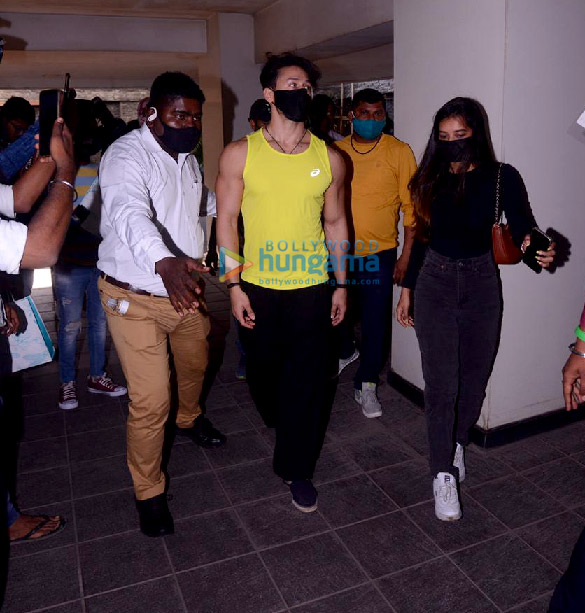 photos tiger shroff celebrates his birthday with media 1