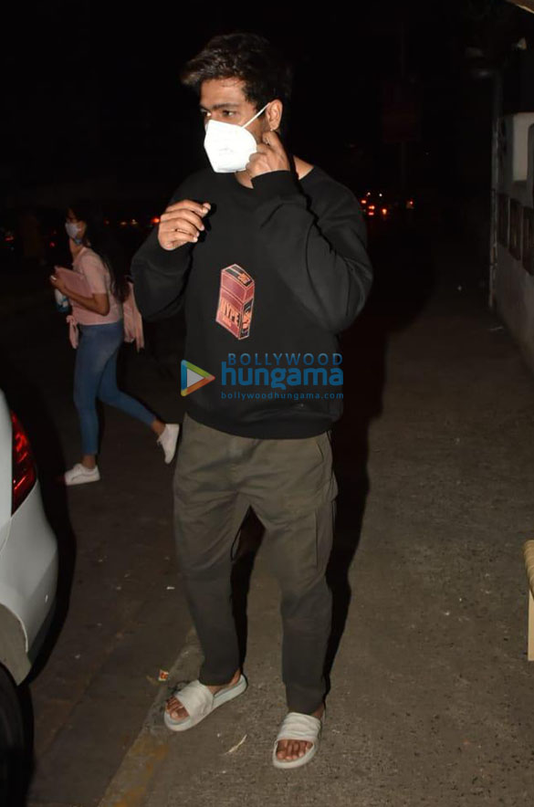 photos vicky kaushal snapped at hakim aalims salon 1