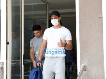 Photos: Vicky Kaushal snapped at a gym in Andheri