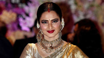 Rekha pursues her secret passion – singing; randomly rings up people in the industry and sings for them