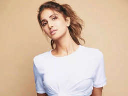 Vaani Kapoor pairs basic crop top with sequin mini skirt which is perfect for summer outing