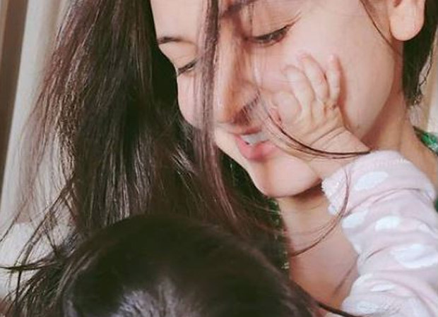 On Women's Day, Virat Kohli shares a picture of Anushka Sharma holding their daughter Vamika