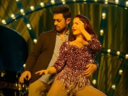 Aamir Khan and Elli AvrRam burn the dance floor in the teaser video of Har Funn Maula