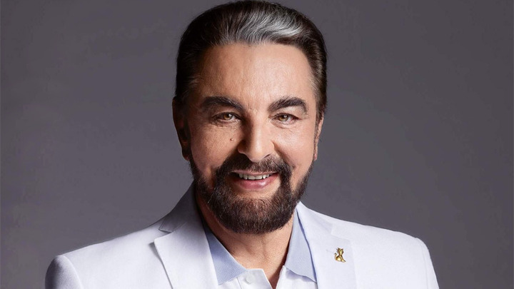 EMOTIONAL- Kabir Bedi REACTS to some ICONIC pics from his autobiography ‘Stories I Must Tell’ EMOTIONAL- Kabir Bedi REACTS to some ICONIC pics from his autobiography ‘Stories I Must Tell’