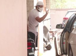 Emraan Hashmi with family spotted at Bandra