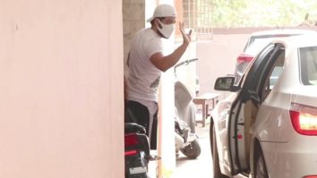 Emraan Hashmi with family spotted at Bandra